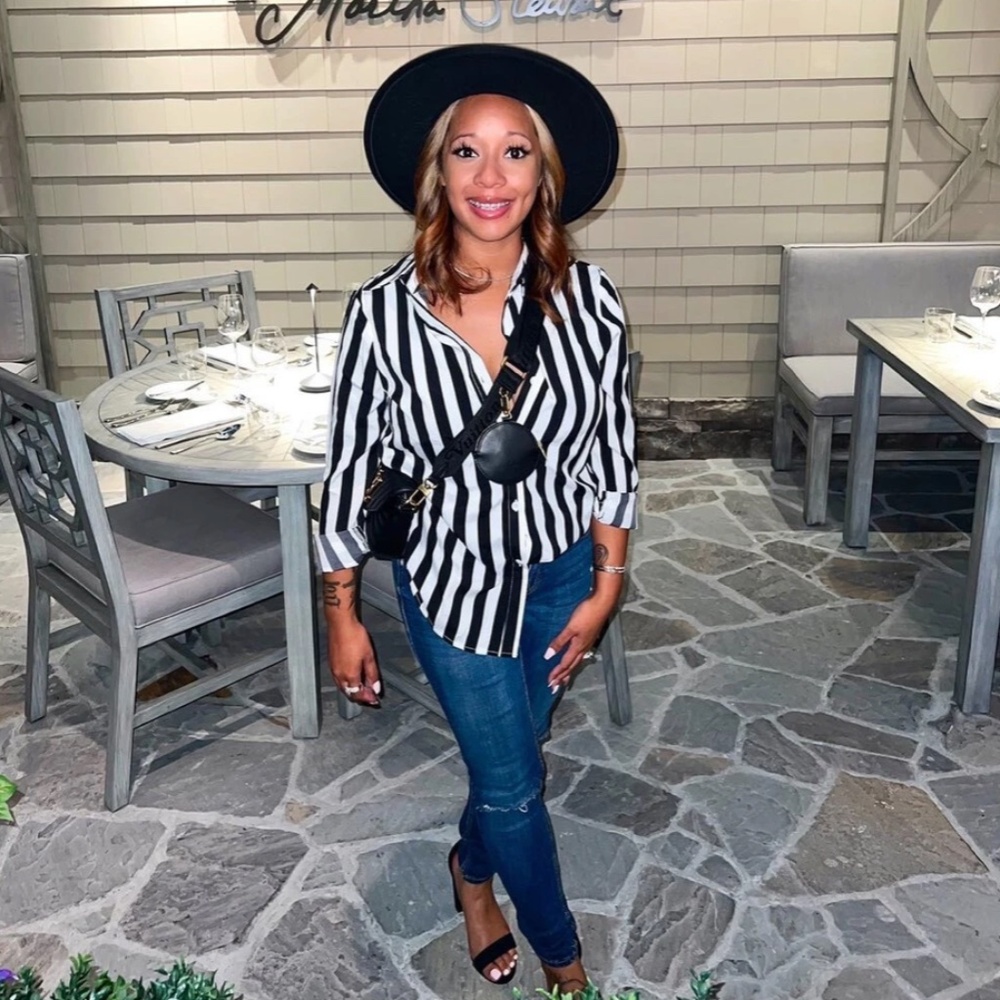 Vertical Stripes Black and White Collar Shirt Button Down - Picture 14 of 16